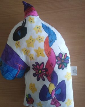 JEDNOROŽEC, dodáván bílý, určený k malování fixy na textil