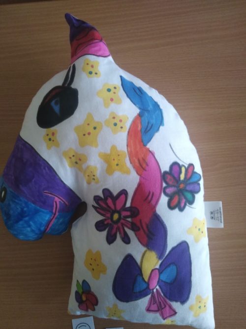 JEDNOROŽEC, dodáván bílý, určený k malování fixy na textil