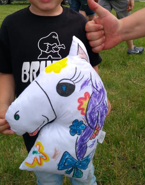 KŮŇ, dodáván bílý, určený k malování fixy na textil - Image 8