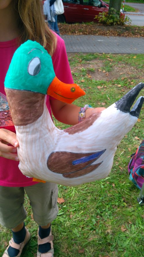 HUSA, dodávána bílá, určená k malování fixy na textil - Image 2