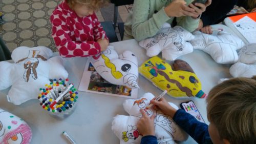 ČTYŘLÍSTEK, dodáván bílý, určený k malování fixy na textil - Image 6