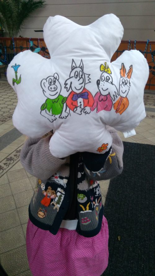 ČTYŘLÍSTEK, dodáván bílý, určený k malování fixy na textil, s tkaničkami na židličku - Image 5